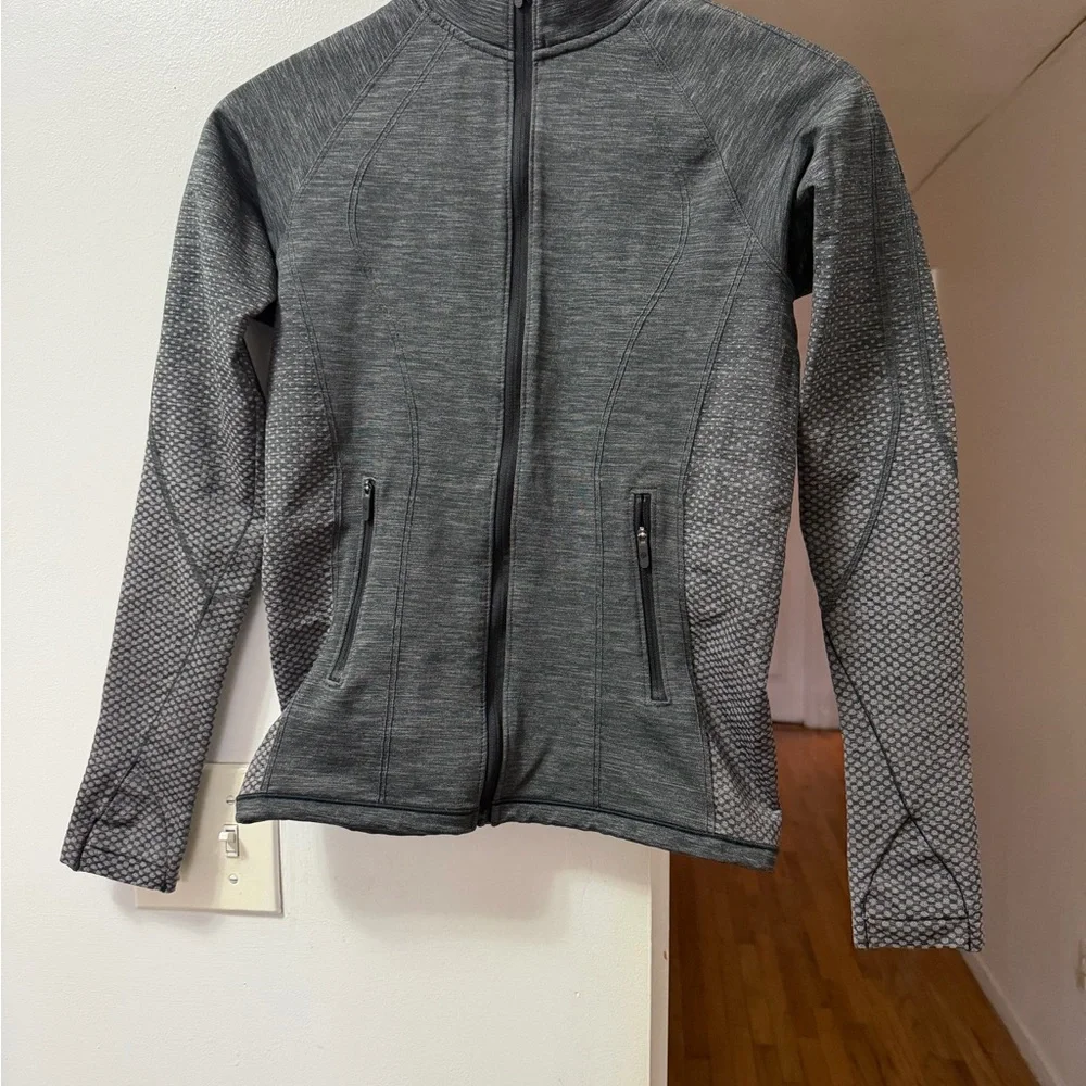 Lululemon Gray Long Sleeve Athletic Jacket - Picture 4 of 4